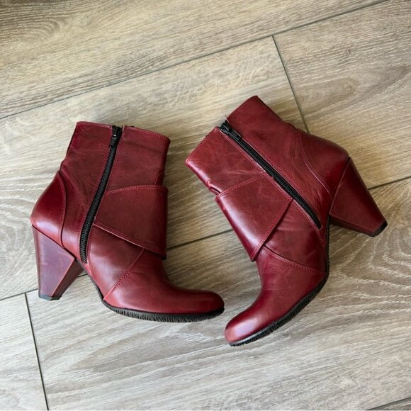 Chanii B  Chantal Pilon Bulle Collection Retro Leather Bootie - Picture 9 of 13